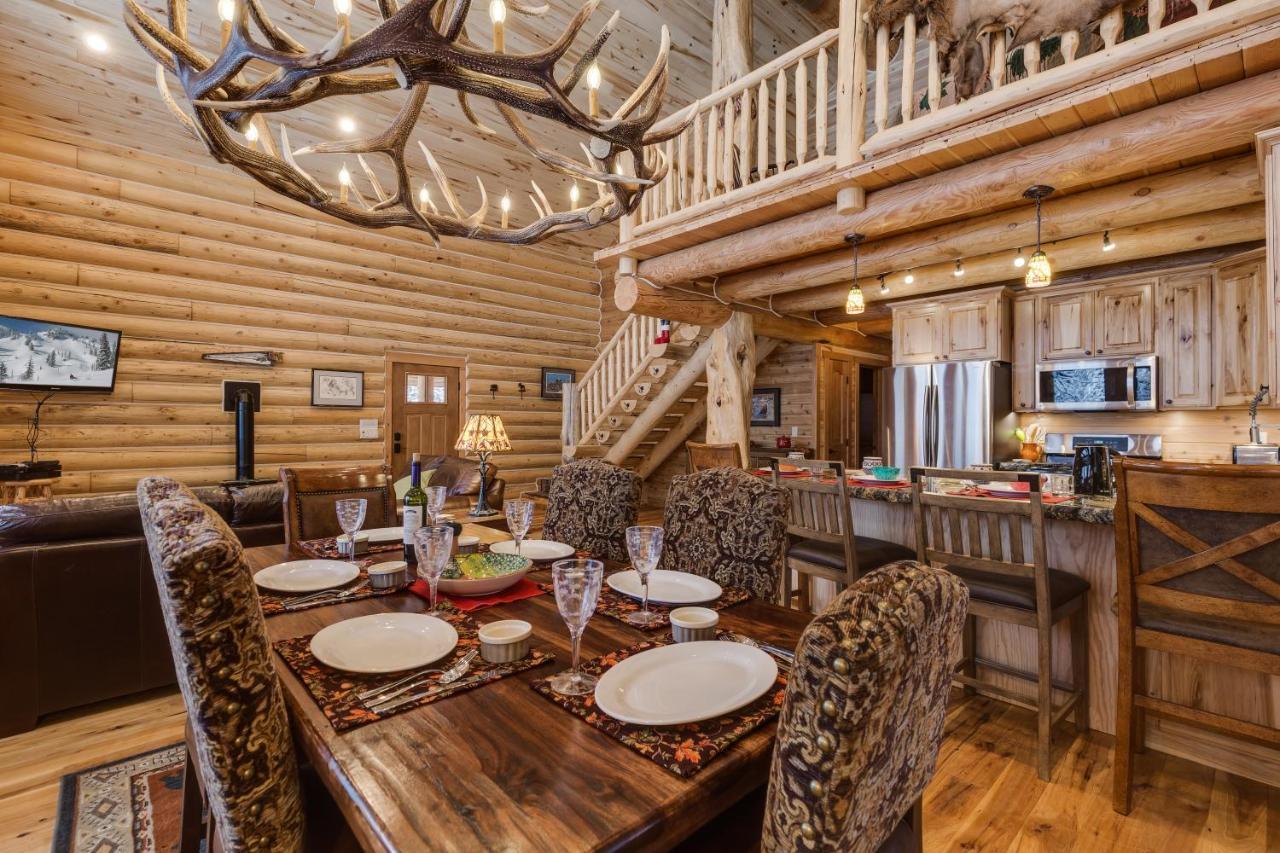 איילנד פארק Lumberjack Lodge By Kabino Hot Tub Fire Pit Satellite Wifi Grill Large Porch מראה חיצוני תמונה